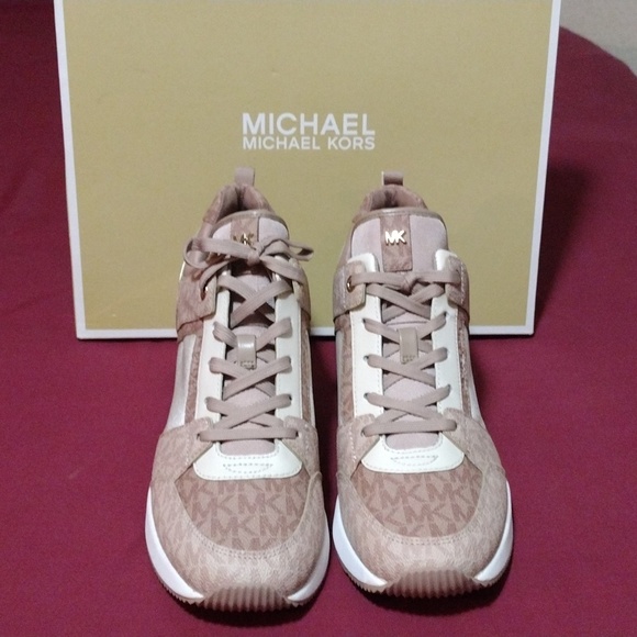 Michael Kors Georgie Trainer Size 10 Fawn Multi - Picture 2 of 2